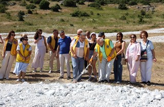 Gemlik Belediyesi’nden Atatürk İmzasına Yenileme Çalışması